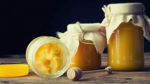 تفاوت بین عسل خام و فرآوری شده چیست؟